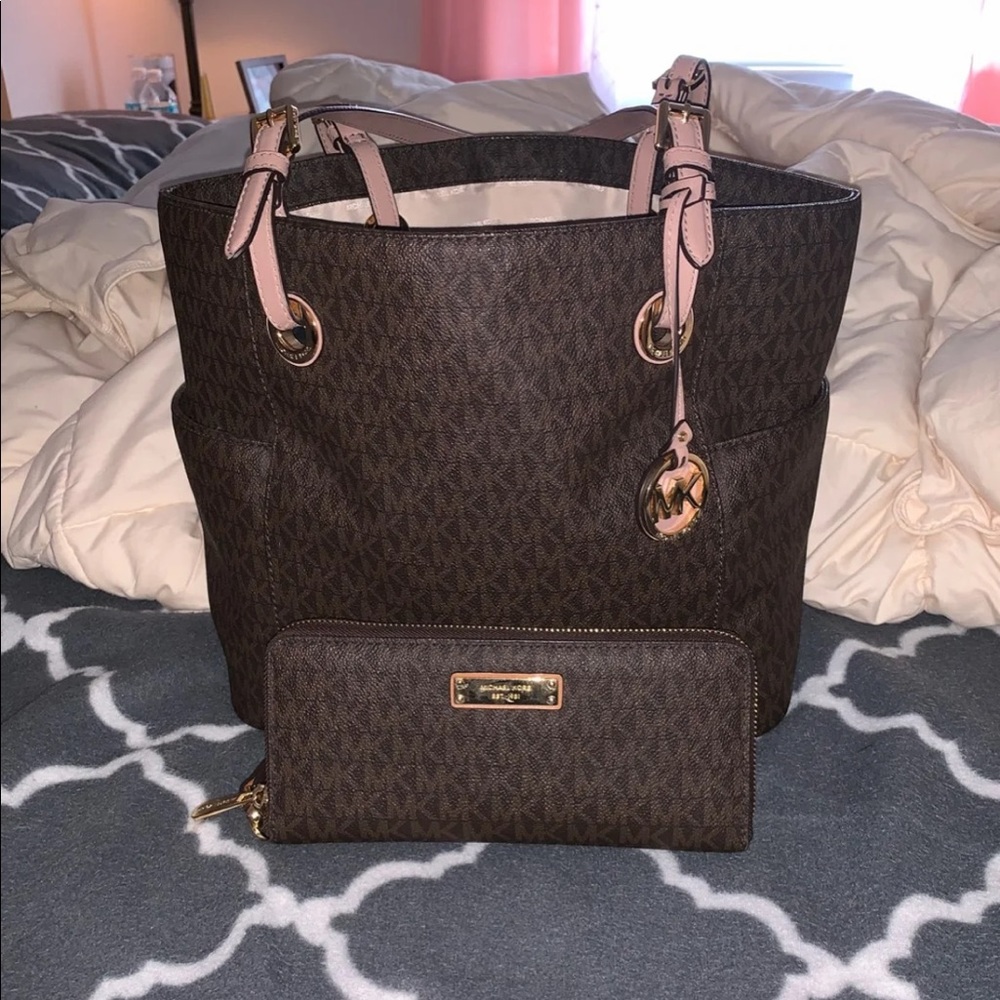 Michael Kors Jet Set Tote & Wristlet